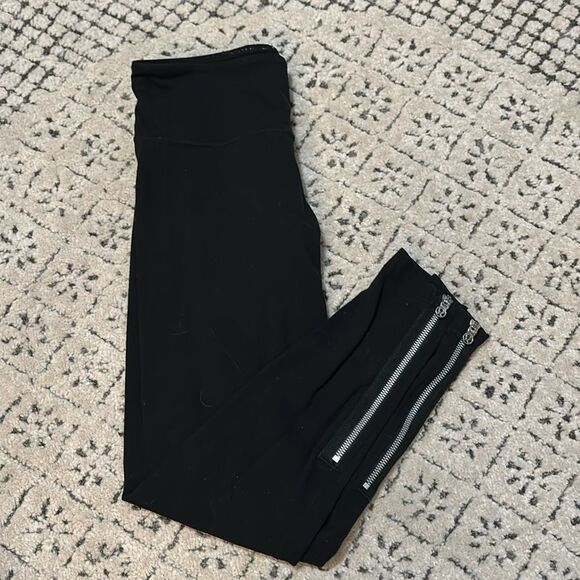 Lululemon Runday Crop Black Leggings Size 6 - Picture 1 of 5